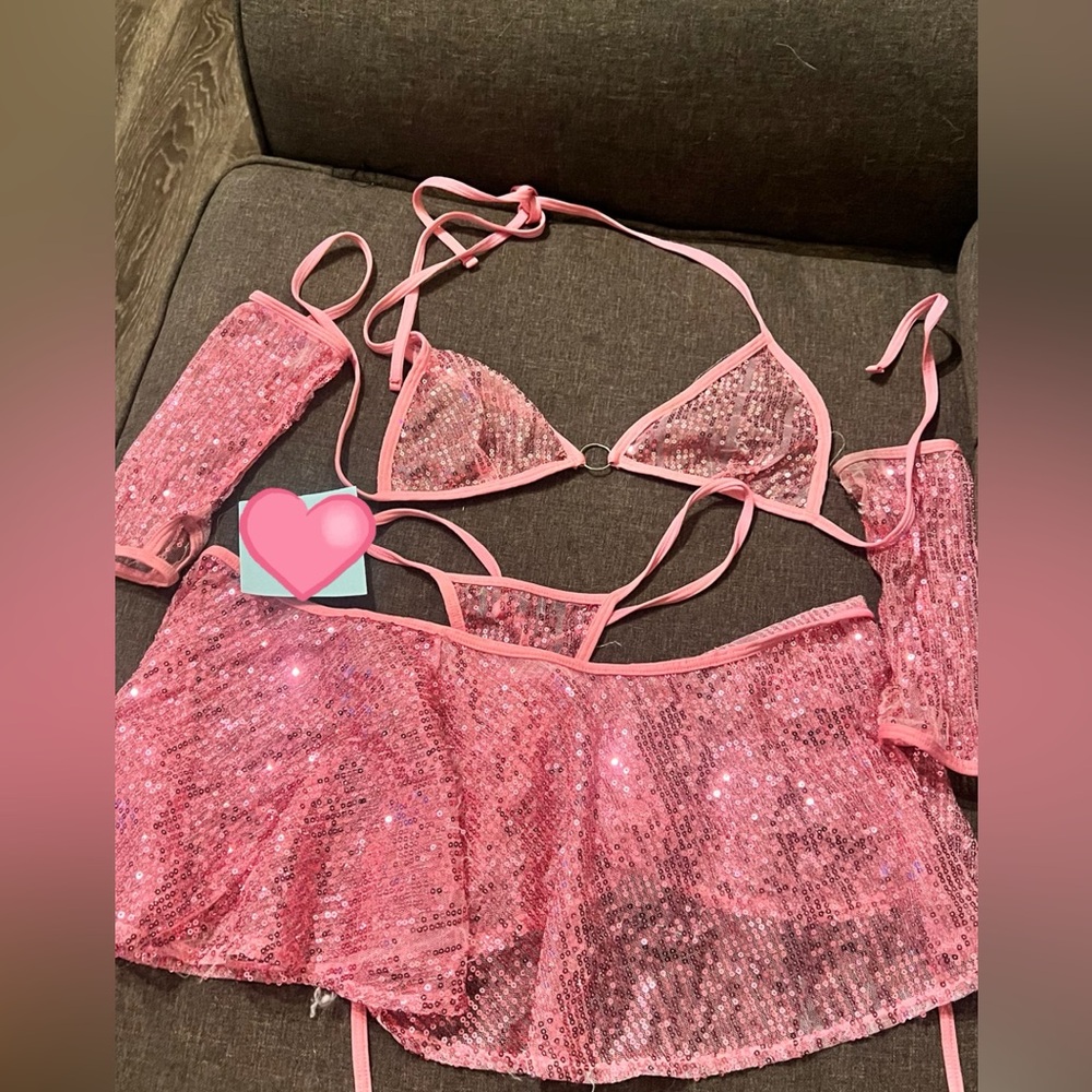 Pink rave outfit